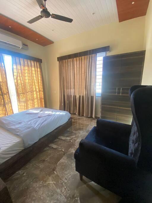 Mount Resorts Lonavala 5 Bhk Luxurious Villa With Private Pool And Full Size Cricket Football Turf Exterior foto